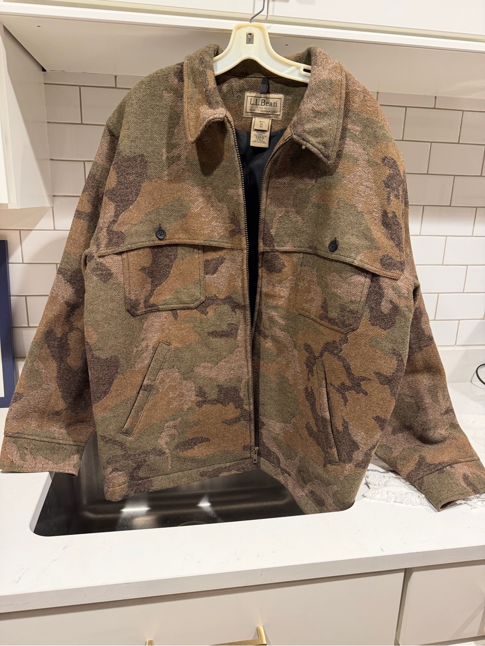 L.L.Bean Men's camo Wool Blend Zip Jacket - Picture 2 of 7